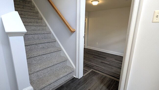 Foto del edificio - 46368 Hobbs Sq