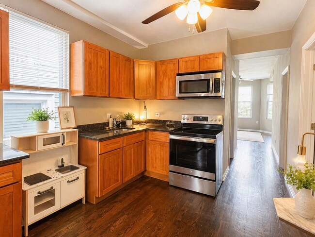 Foto del edificio - 2835 N Ridgeway Ave