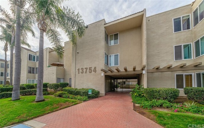 Foto del edificio - 13754 Mango Dr
