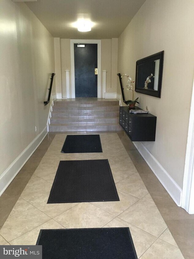 209 Hanover St Unit 5, Fredericksburg, VA 22401 Apartment for Rent in