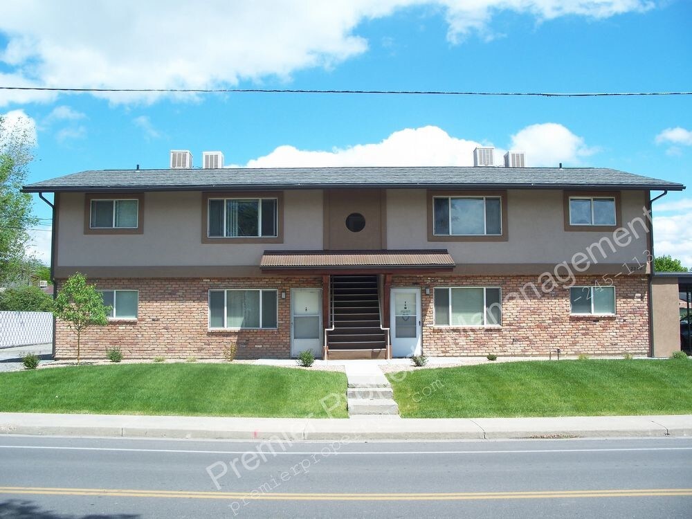 Primary Photo - Cedar Circle Apts