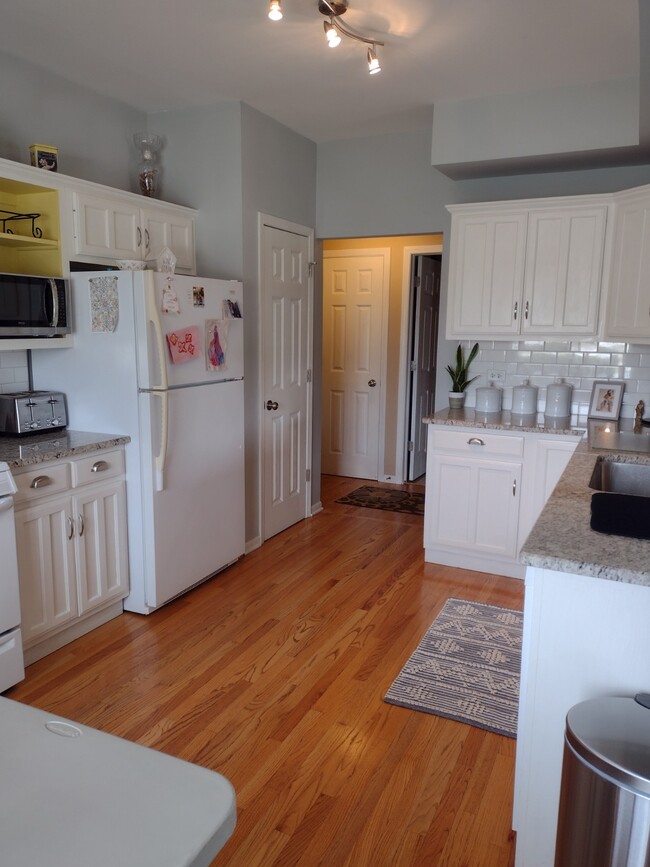 Kitchen2 - 8259 W Chestnut Ct