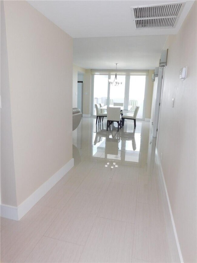 Foto del edificio - 1370 S Ocean Blvd