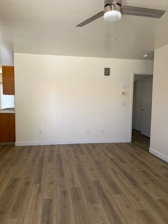 Foto del edificio - 054.1-  3811p  -631 Greenwood Meadow  Ln. -MG/JP