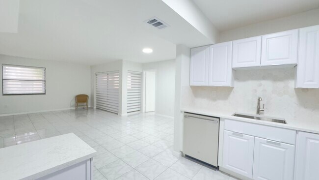 Foto del edificio - 20015 NE 3rd Ct