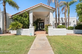 Building Photo - 7250 E Paradise Dr