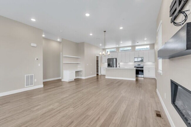 Foto del edificio - 1555 W 67th Ave