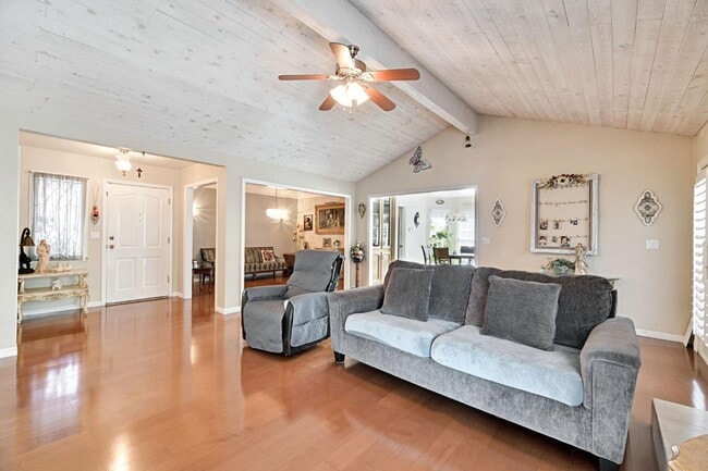 Foto del edificio - 6733 N Alva Ave