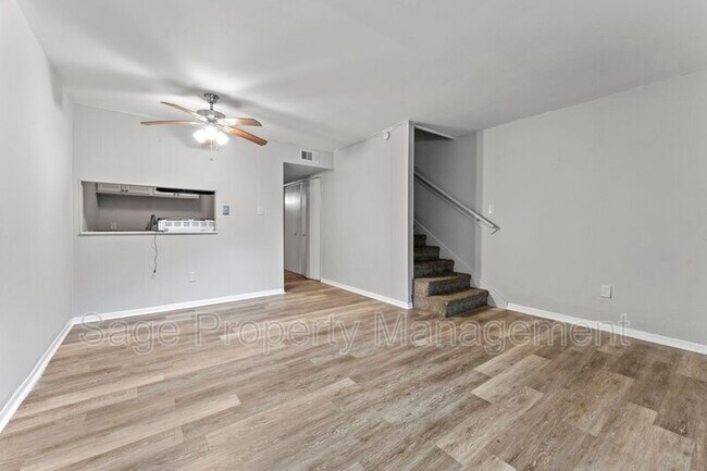 Foto del edificio - 2457 Brownlee St