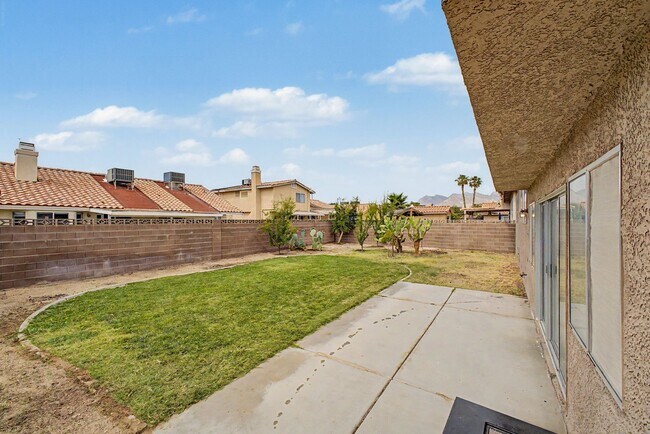 Foto del edificio - Upgraded 4 bedroom home in 89129!
