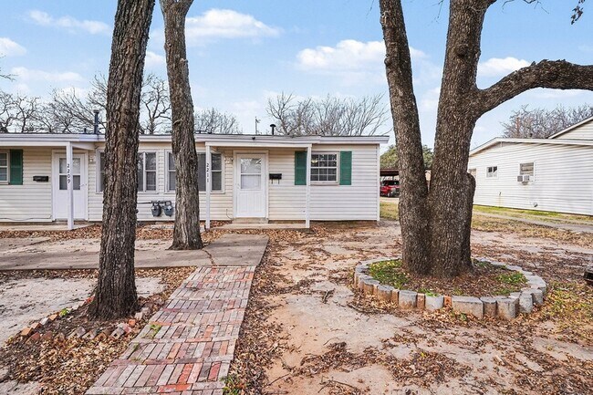 Foto del edificio - 2211 Barbell Ln