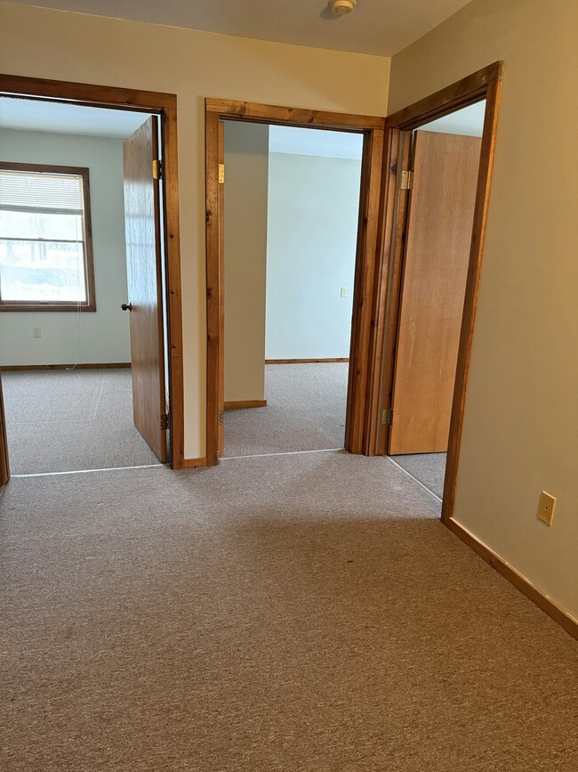 Building Photo - 210 S Eaton St