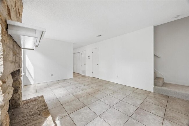 Building Photo - 8202 Mescalero Dr
