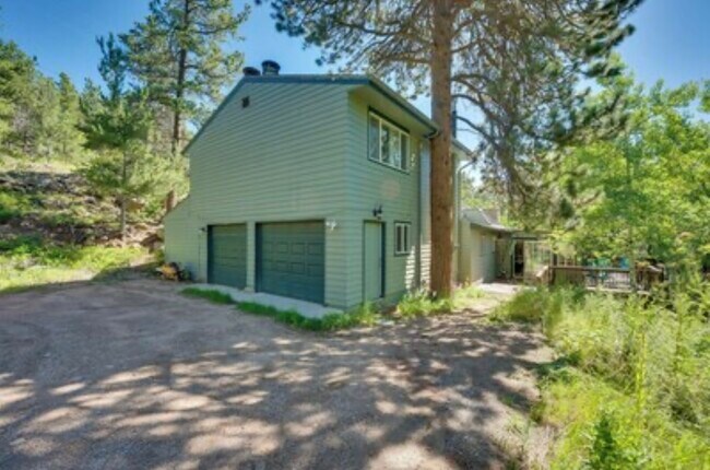 Building Photo - 597 Rudi Ln