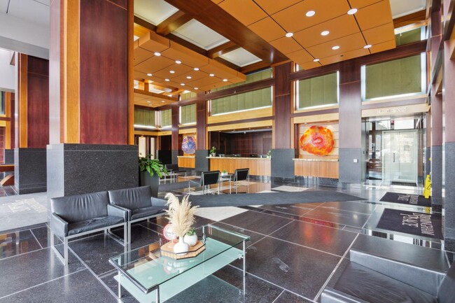 Foto del edificio - 411 S Old Woodward Ave