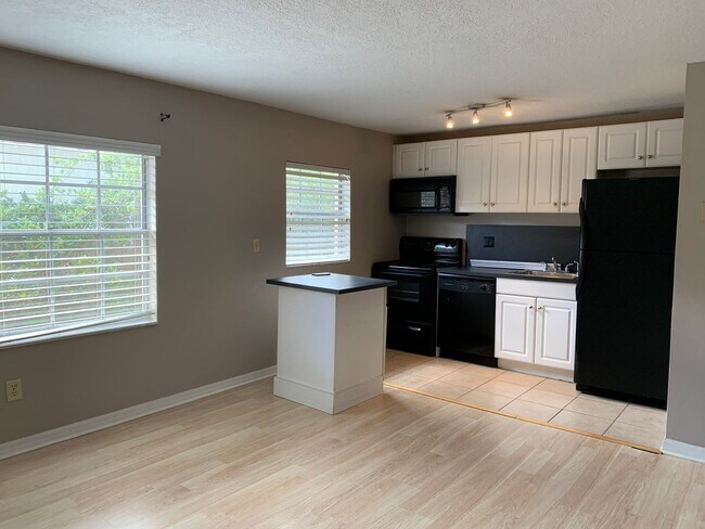 Foto del edificio - Cozy 1 Bed 1 Bath Condo in Delaney Park- Downtown Orlando