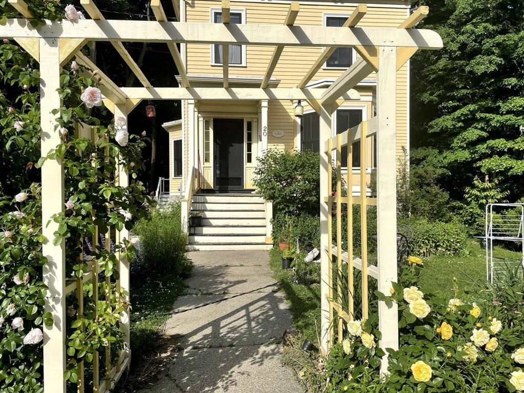Primary Photo - 20 Parsons St