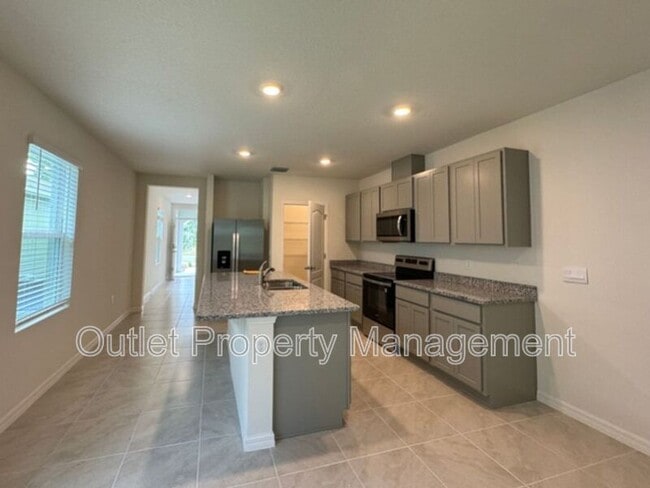 Building Photo - 391 Pelham Park Dr