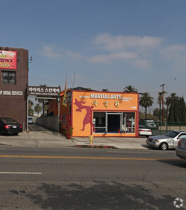 Foto del edificio - 1149 Crenshaw Blvd