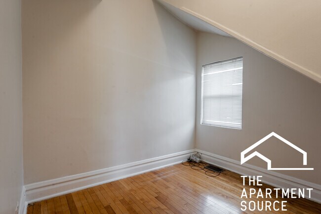 Building Photo - 2937 N Kimball Ave