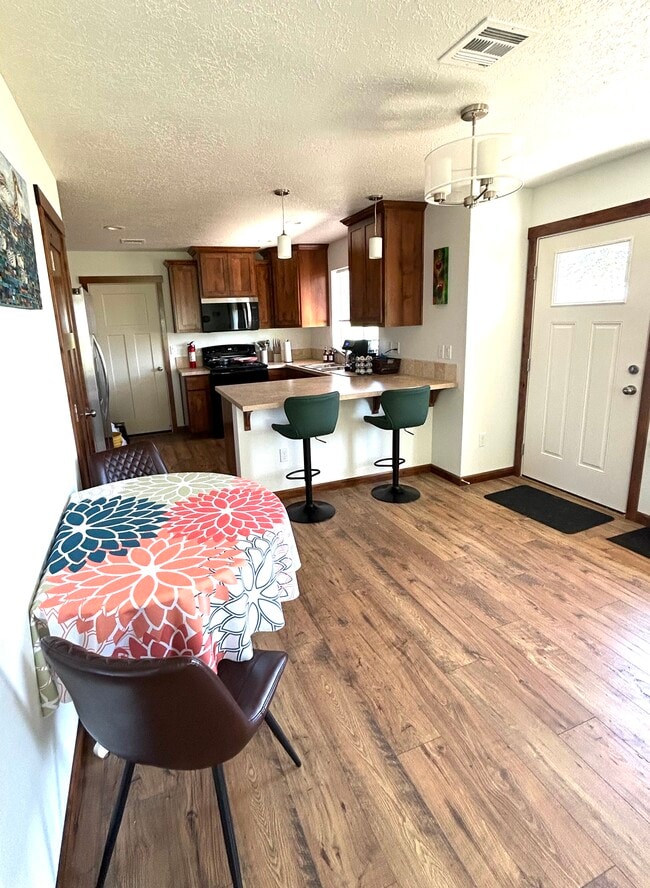 Entry - 34558 Fry Rd SE