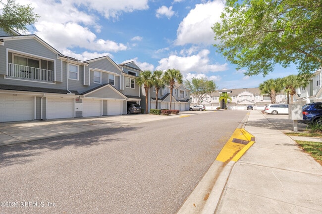 Building Photo - 7060 Deer Lodge Cir