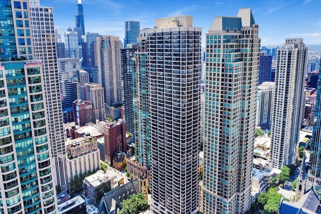 Foto del edificio - 30 E Huron St