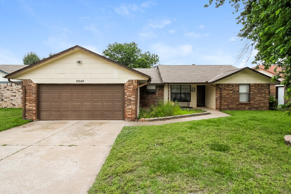 Primary Photo - 5040 Burntwood Dr