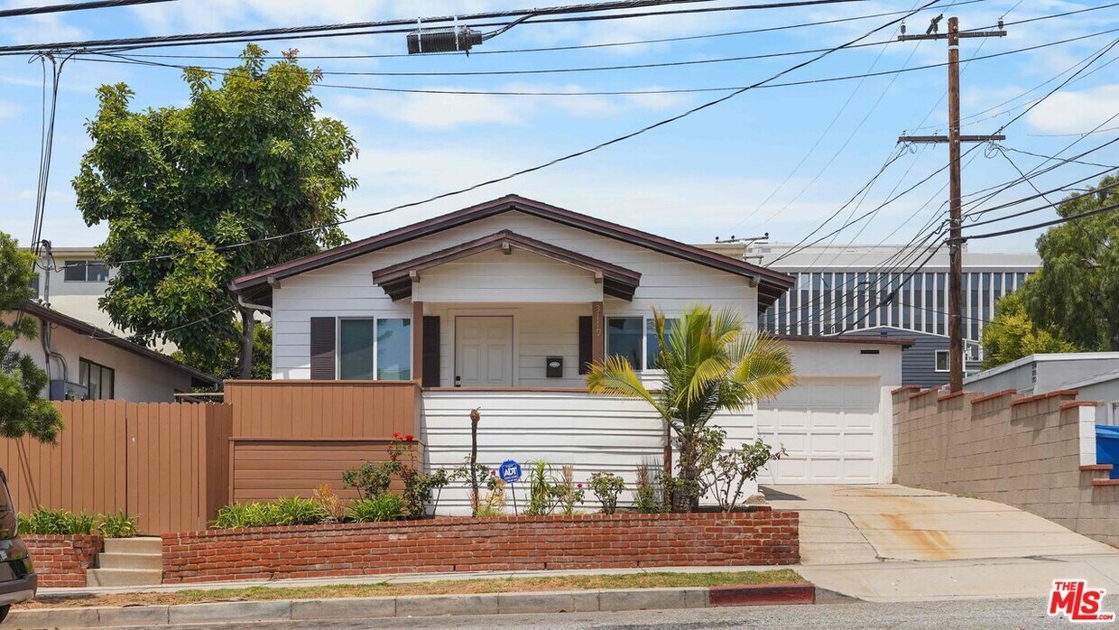 Foto principal - 3119 Arizona Ave