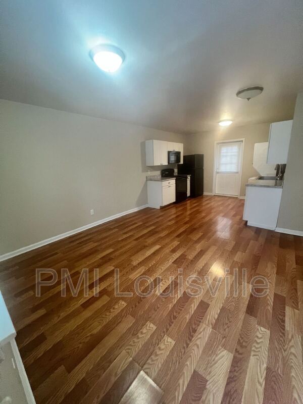 Photo - 1302 Main St