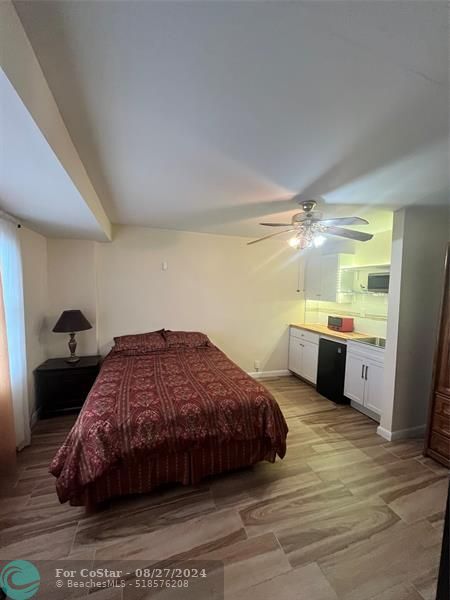 Foto principal - 2821 NE 8th Terrace