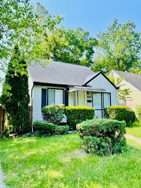 Foto principal - 21501 Pembroke Ave