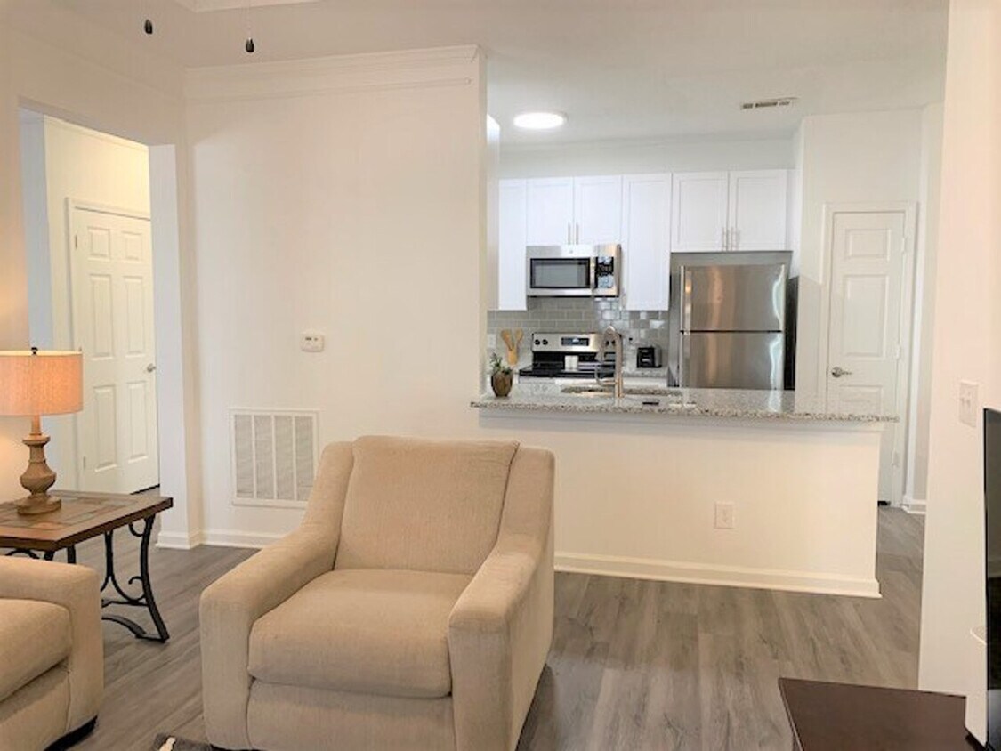 Foto principal - 5028 Gardner Dr