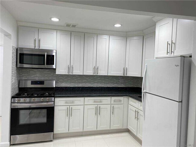 Building Photo - 34-32 70th St