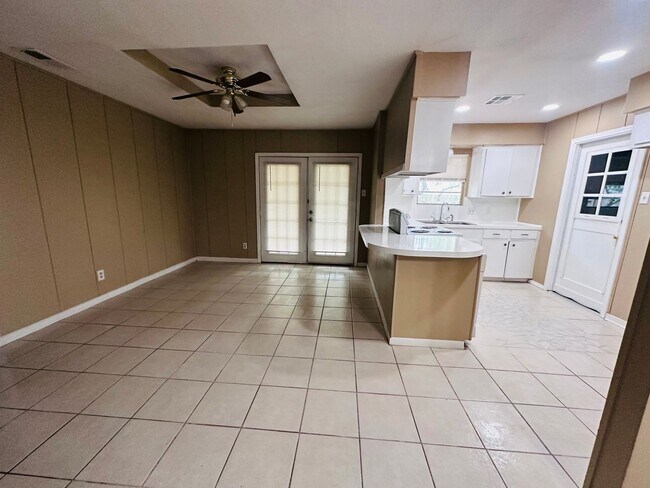Foto del edificio - 3 Bedroom House on the Southside For Rent | Corpus Christi