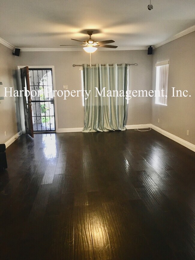 Foto del edificio - 467 W 21st St