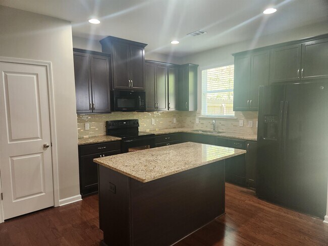 Building Photo - 4208 Alden Park Dr