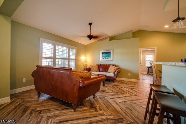Building Photo - 8831 Banyan Cove Cir