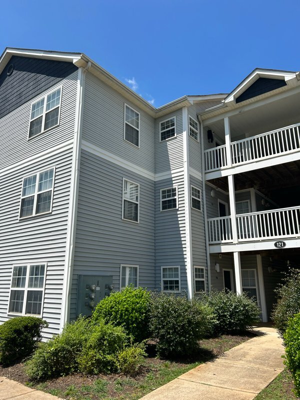 Building Photo - 121 University Village Dr