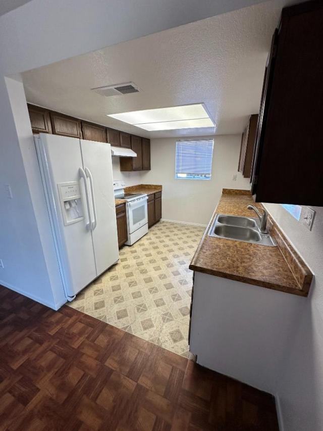 Building Photo - 3 bedroom in GLENDALE AZ 85303