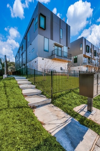 Building Photo - 345 Mathey Ct