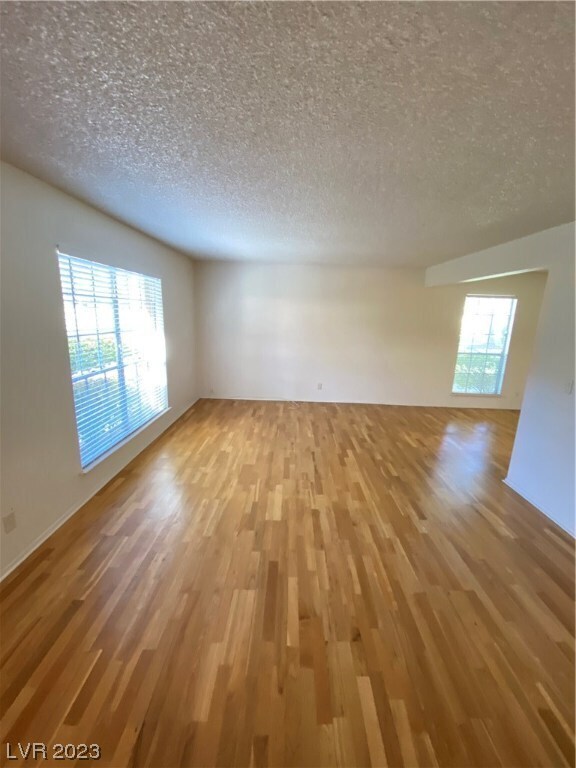 Building Photo - 3157 Pinehurst Dr