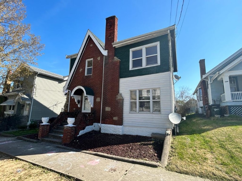 3306 Emerson Ave Unit Upstairs, Covington, KY 41015 Room for Rent in