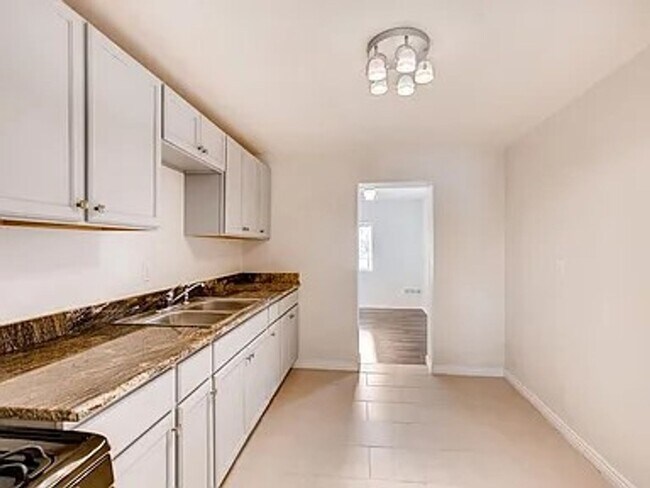 Foto del edificio - 2 Bed 1 Bath House Available Now
