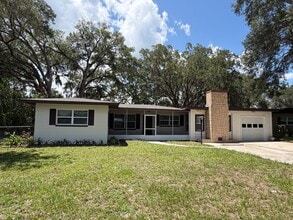 Building Photo - 2513 Winona Ave