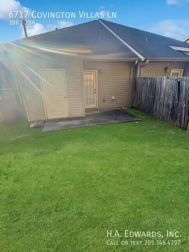 Foto del edificio - 6717 Covington Villas Ln