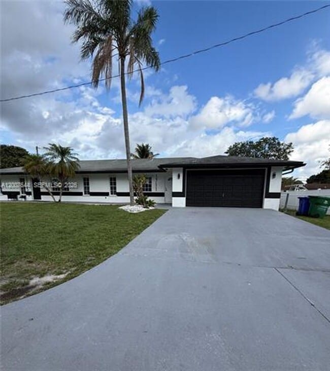 Photo - 1711 SW 100th Ave Apartment