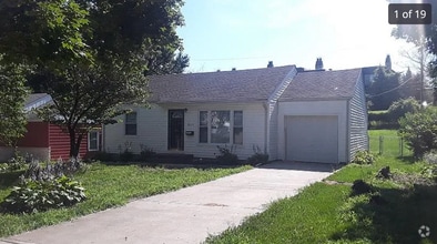 Building Photo - 8649 Sleepy Hollow Rd