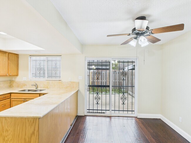 Building Photo - 6416 Bankside Dr