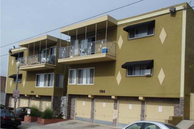 Primary Photo - 1164-1170 Daisy Ave